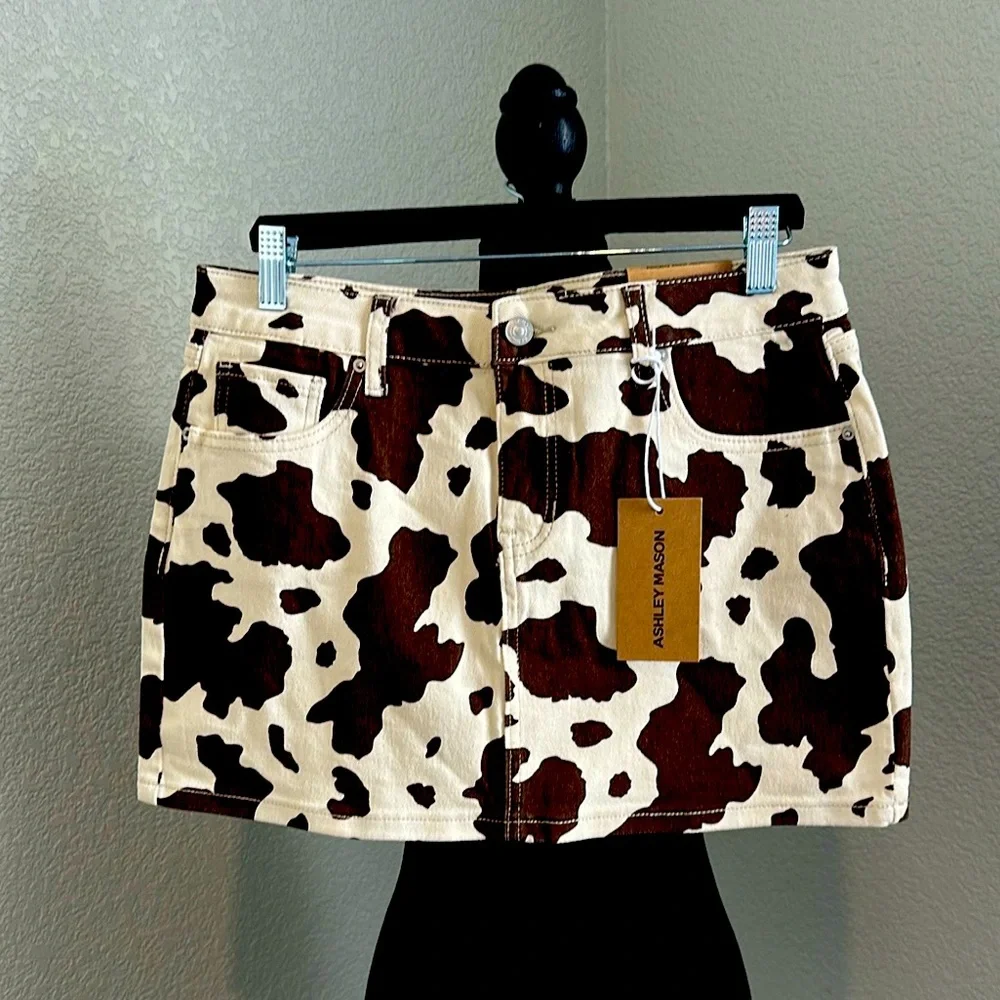 Ashley Mason Brown and Cream Patterned Mini Skirt - Picture 2 of 6